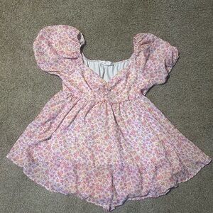 Altard state romper, has small tear on the cleavage easy sew!